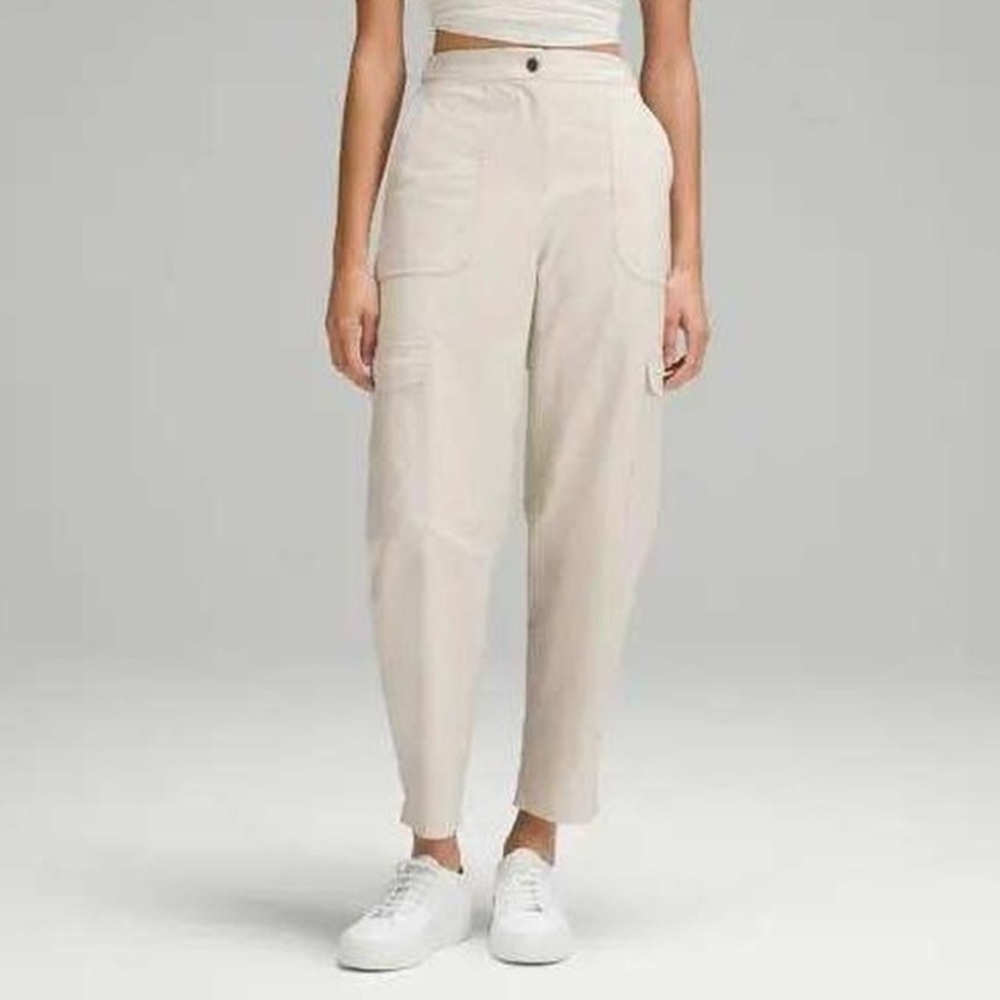 Lululemon Light Utilitech Cargo Pants Size 8